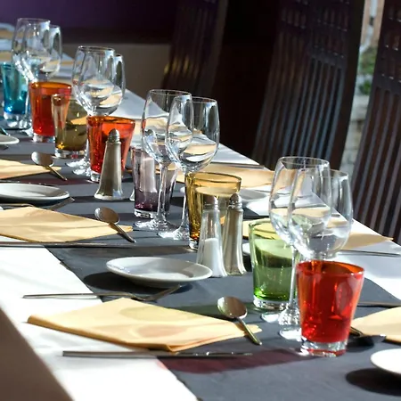 Отель Le Phoebus Garden & 3*