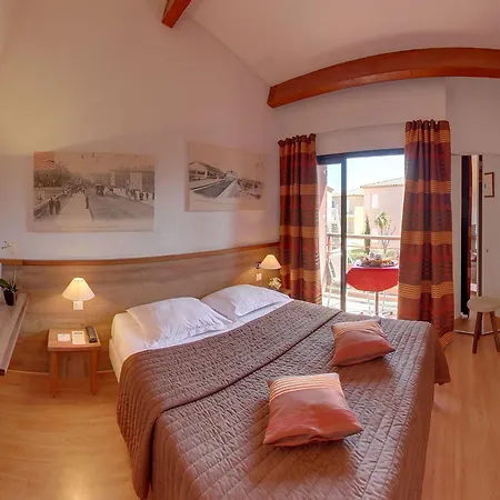 Отель Le Phoebus Garden & 3*