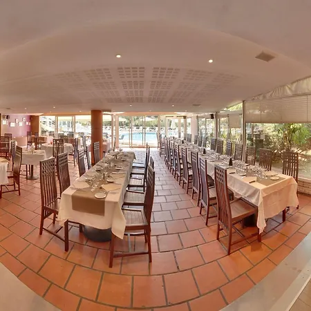 Le Phoebus Garden & 3* Груиссан