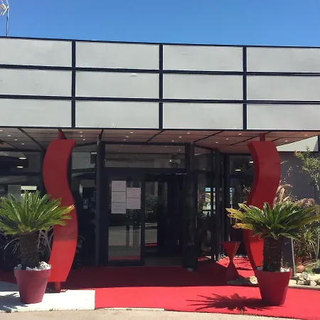 Hotel Le Phoebus Garden & 3*