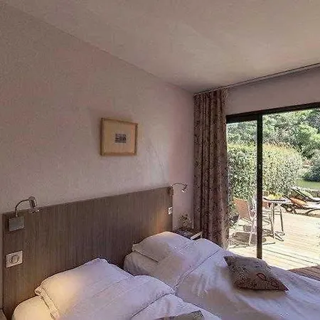 Hotel Le Phoebus Garden & 3*
