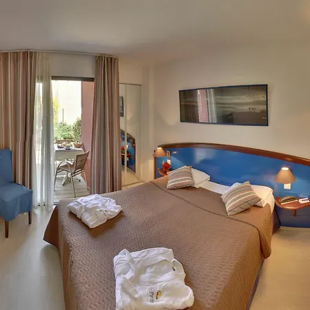 Le Phoebus Garden & Hotel