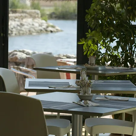 Le Phoebus Garden & Hotel