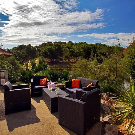 Le Phoebus Garden & Hotel Gruissan