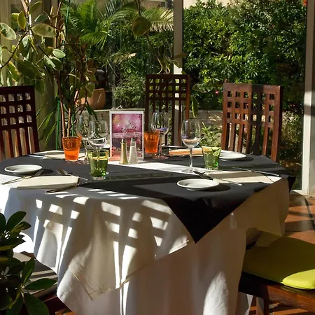 Otel Le Phoebus Garden &