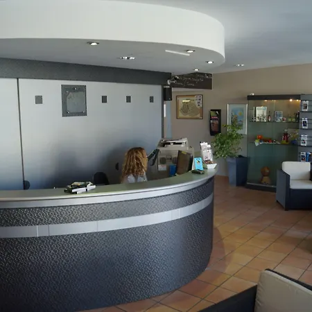 Le Phoebus Garden & 3* Gruissan