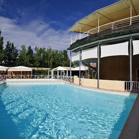 Le Phoebus Garden & فندق 3*