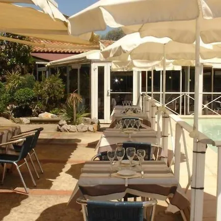 Le Phoebus Garden & Otel Gruissan