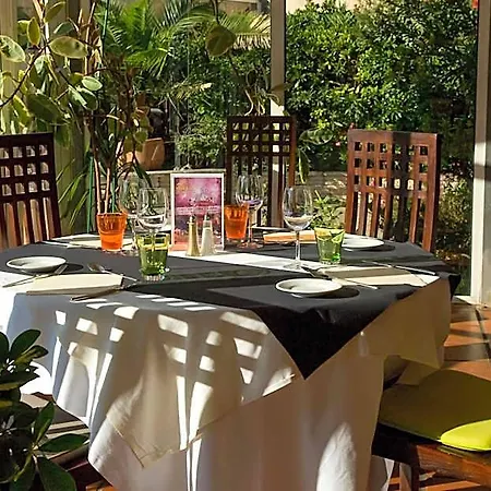 Le Phoebus Garden & 3* 格吕桑