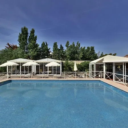 Le Phoebus Garden & Hotel