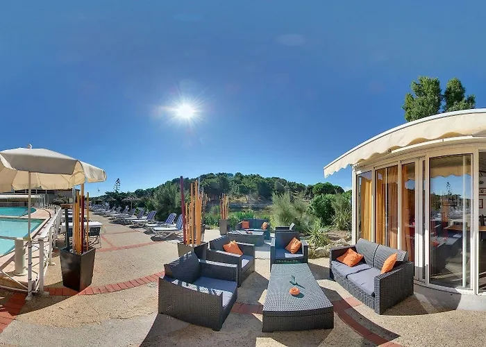 Le Phoebus Garden & Gruissan
