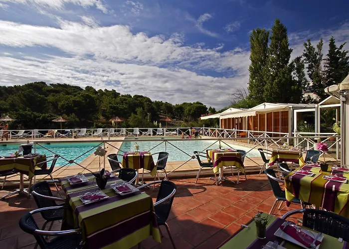 호텔 Le Phoebus Garden & 3*