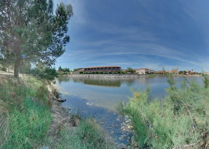 Le Phoebus Garden & 3* Gruissan