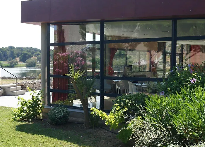 Le Phoebus Garden & Hotel